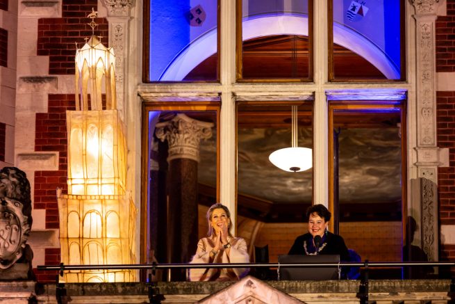 Koningin Maxima bij onthulling nieuwe verlichting Domtoren, Utrecht voor Smile Licht en Geluid